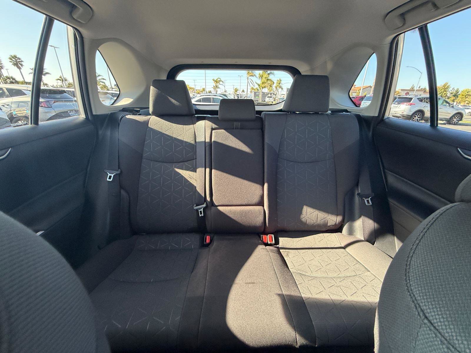 Used 2020 Toyota RAV4 XLE w/ Convenience Package AWD/4WD image 28