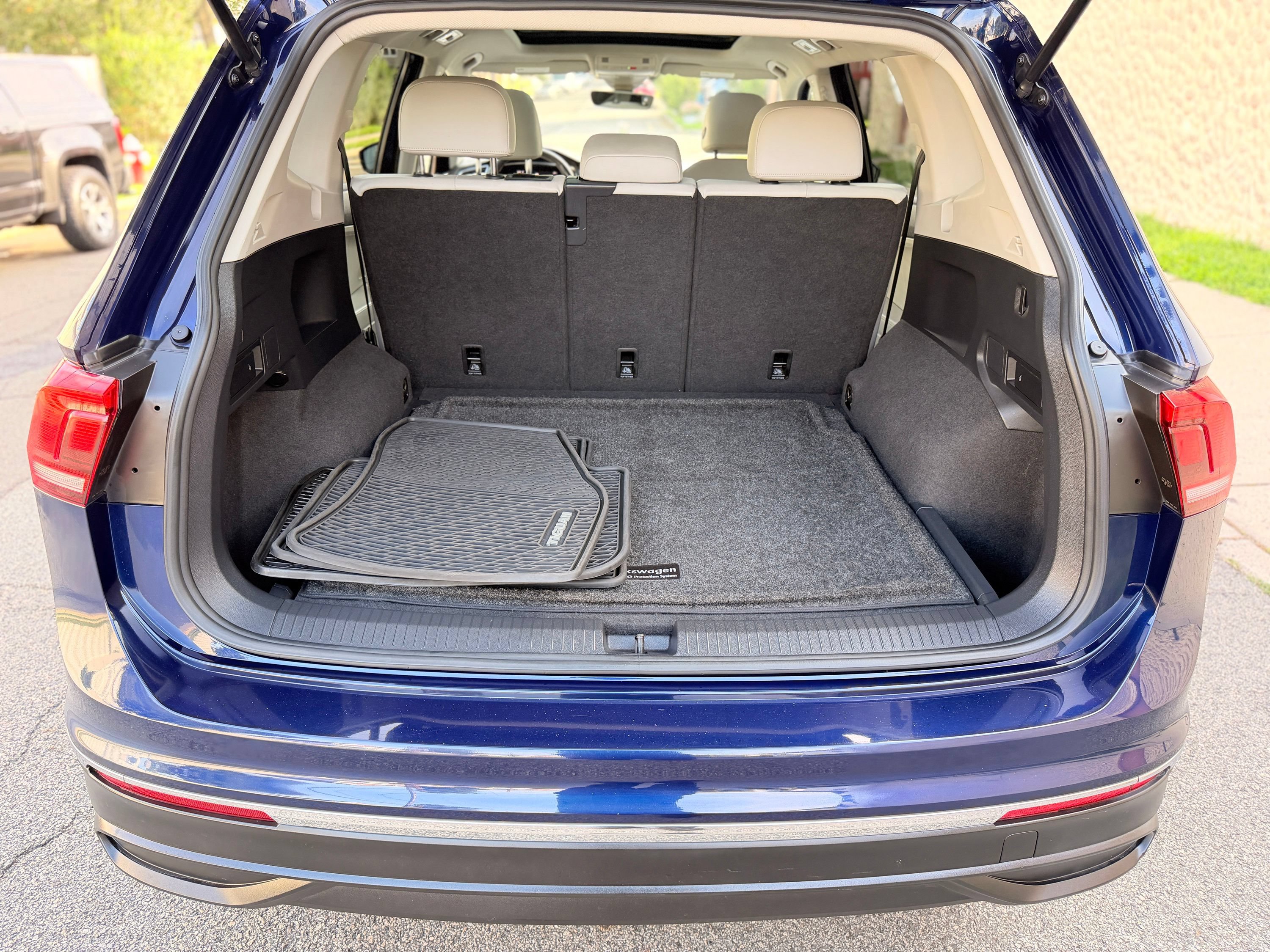 Used 2022 Volkswagen Tiguan SE AWD/4WD image 8