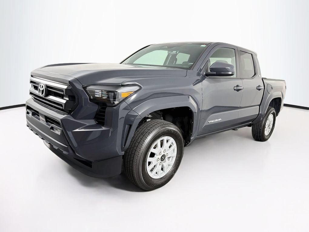 Used 2025 Toyota Tacoma SR5 AWD/4WD image 3