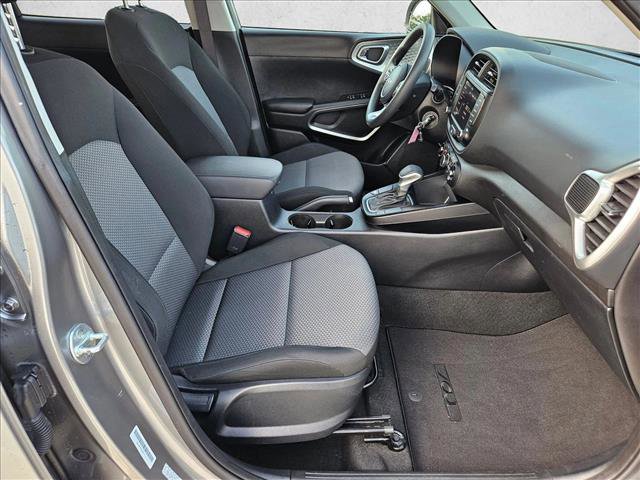 Used 2025 Kia Soul LX w/ LX Technology Package image 19