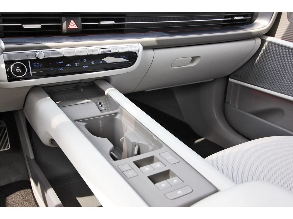 Used 2023 Hyundai Ioniq 6 Limited RWD image 30