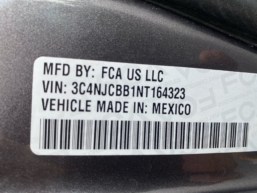 Used 2022 Jeep Compass Latitude w/ Sun and Sound Group FWD image 32