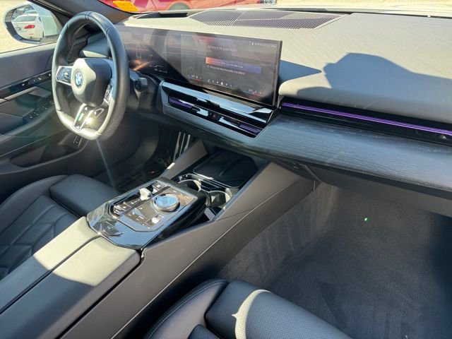Certified 2024 BMW 530i xDrive w/ M Sport Package image 25