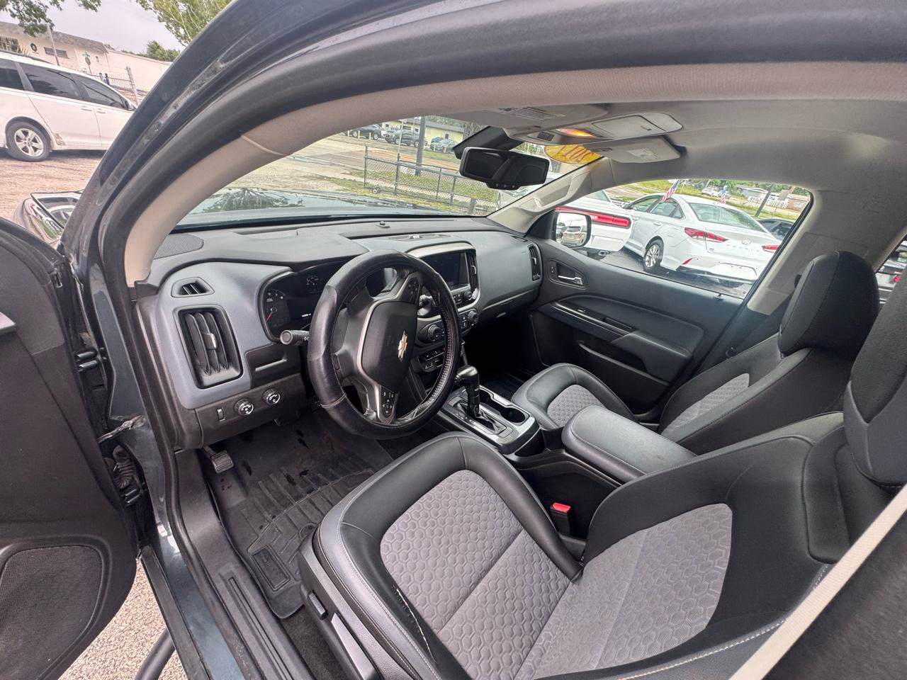 Used 2017 Chevrolet Colorado Z71 AWD/4WD image 13