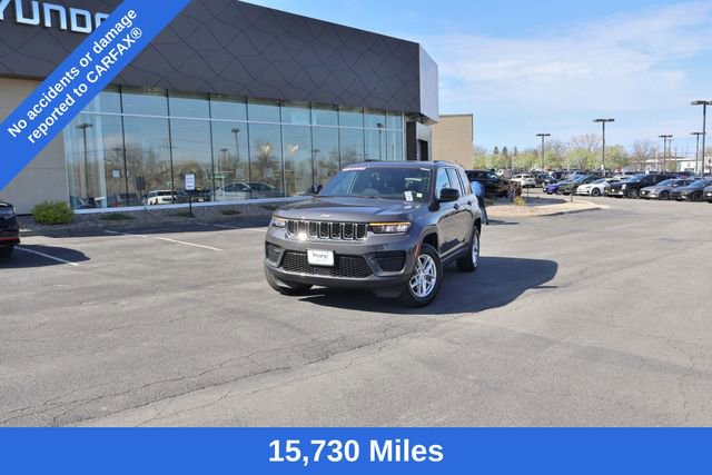 Used 2025 Jeep Grand Cherokee Laredo w/ Luxury Tech Group I AWD/4WD image 1
