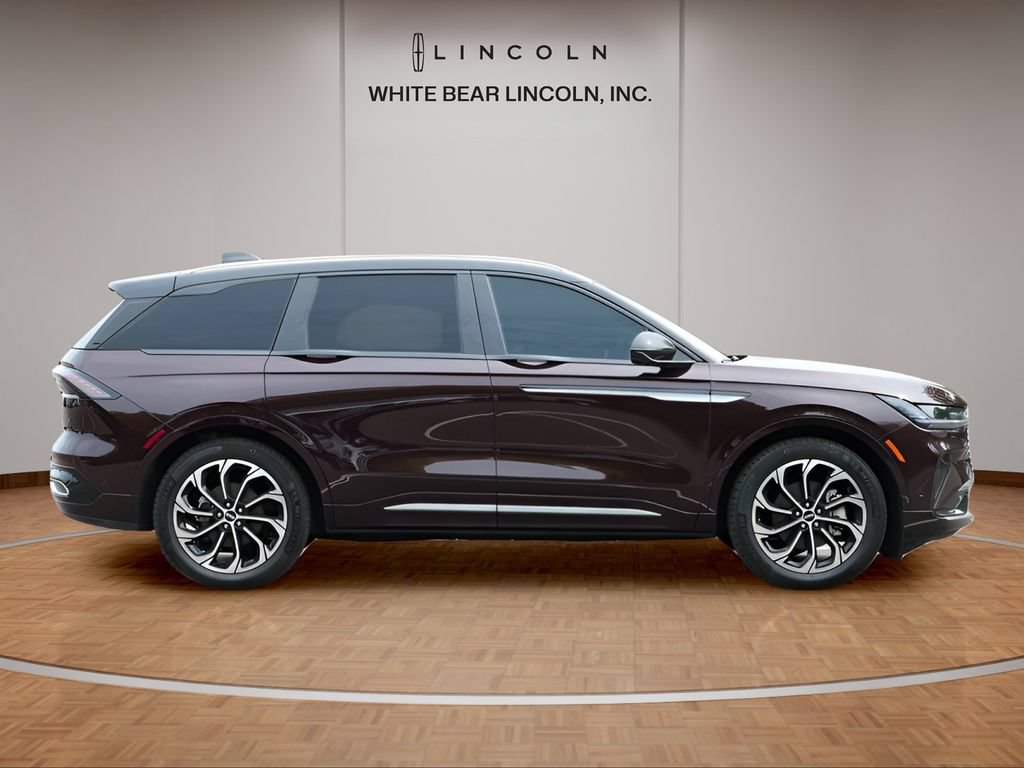 Used 2024 Lincoln Nautilus Reserve w/ Equipment Group 203A AWD/4WD image 4