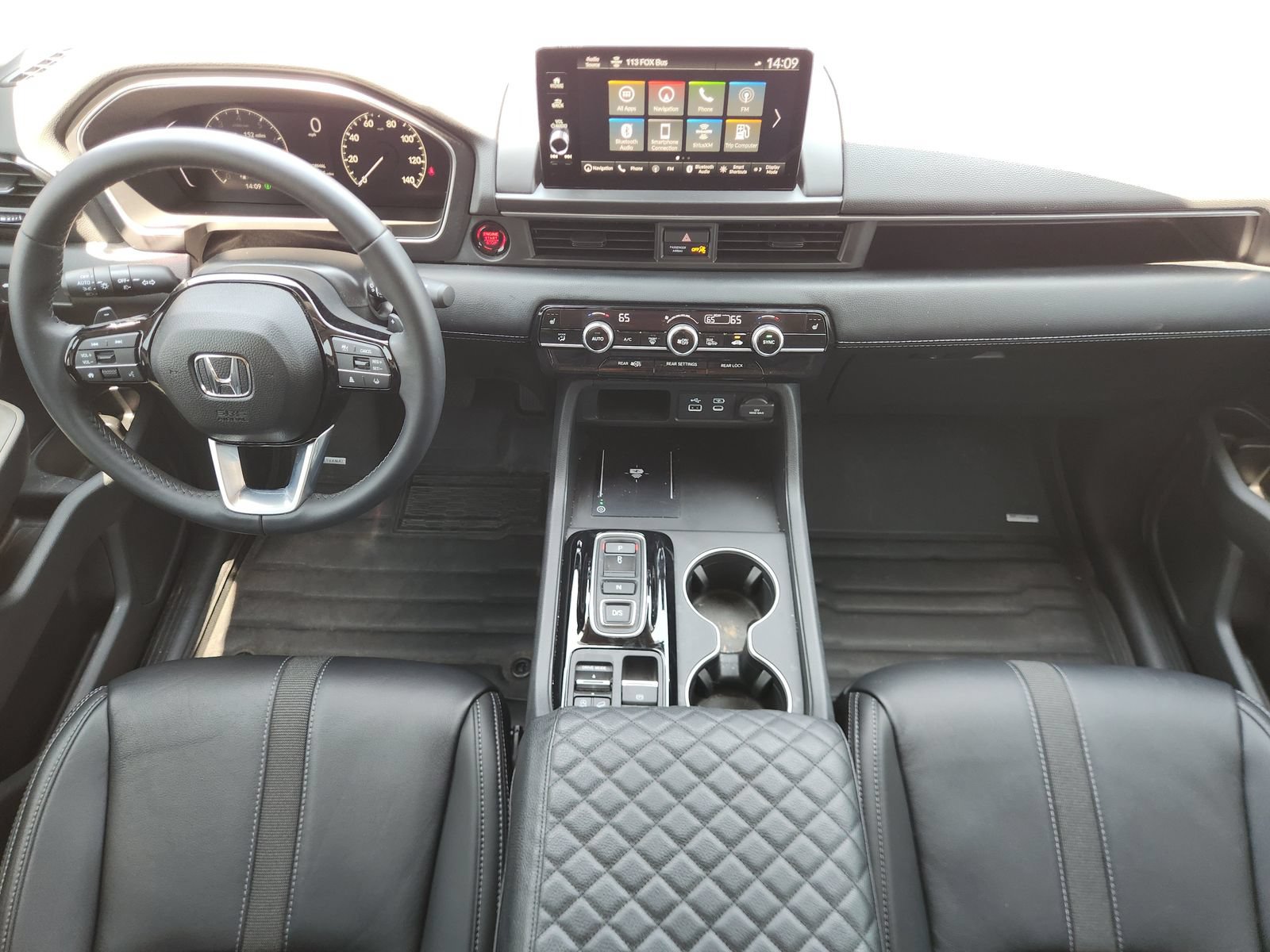 Used 2025 Honda Pilot Touring image 29