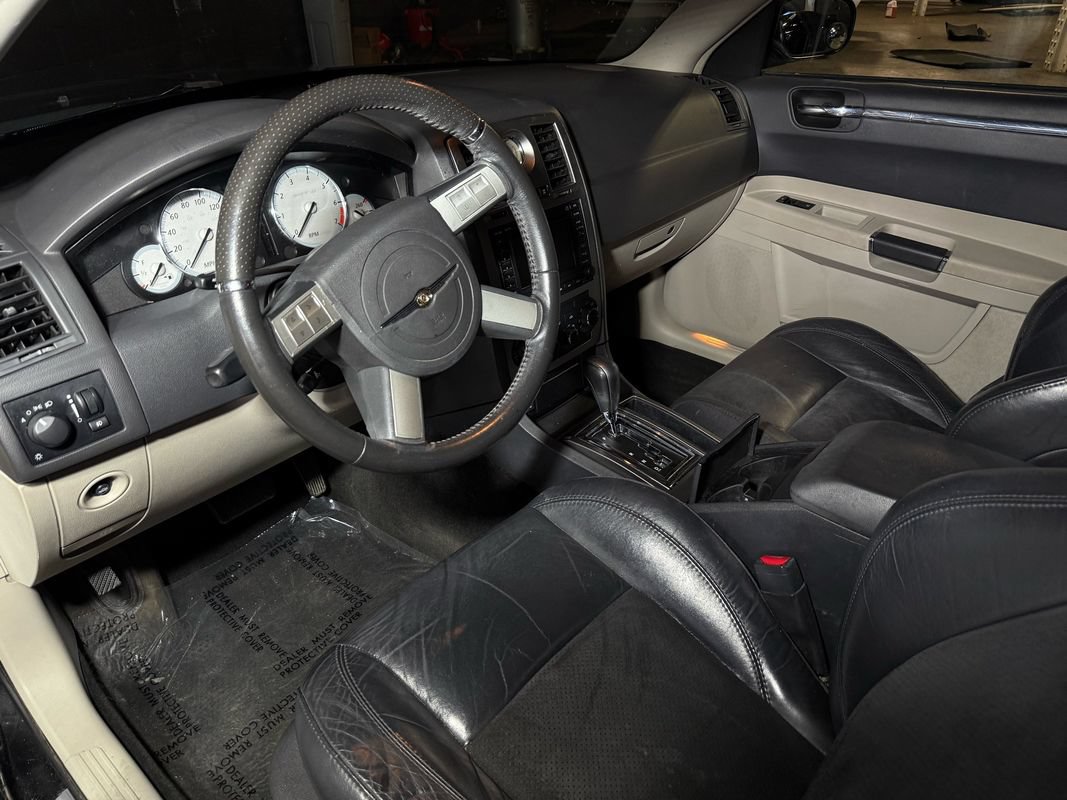 Used 2006 Chrysler 300 SRT8 w/ SRT Option Group II RWD image 11