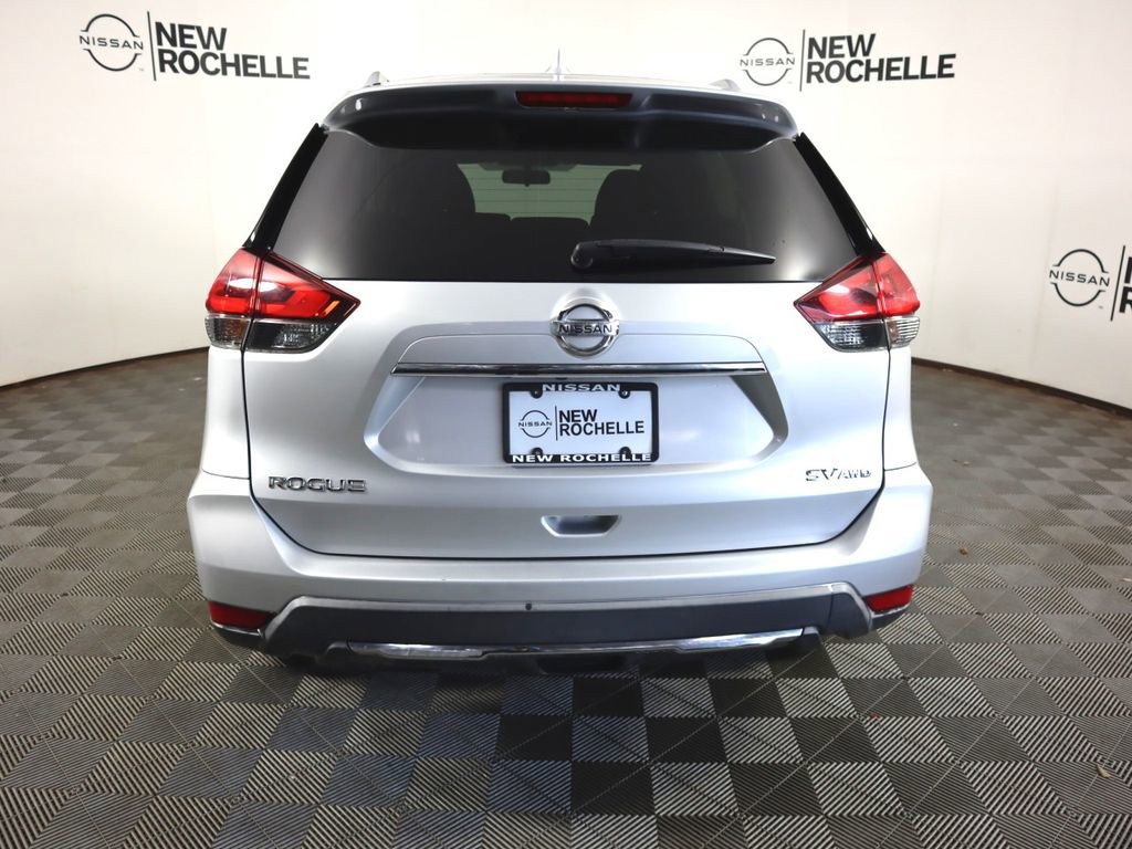 Used 2018 Nissan Rogue SV AWD/4WD image 6