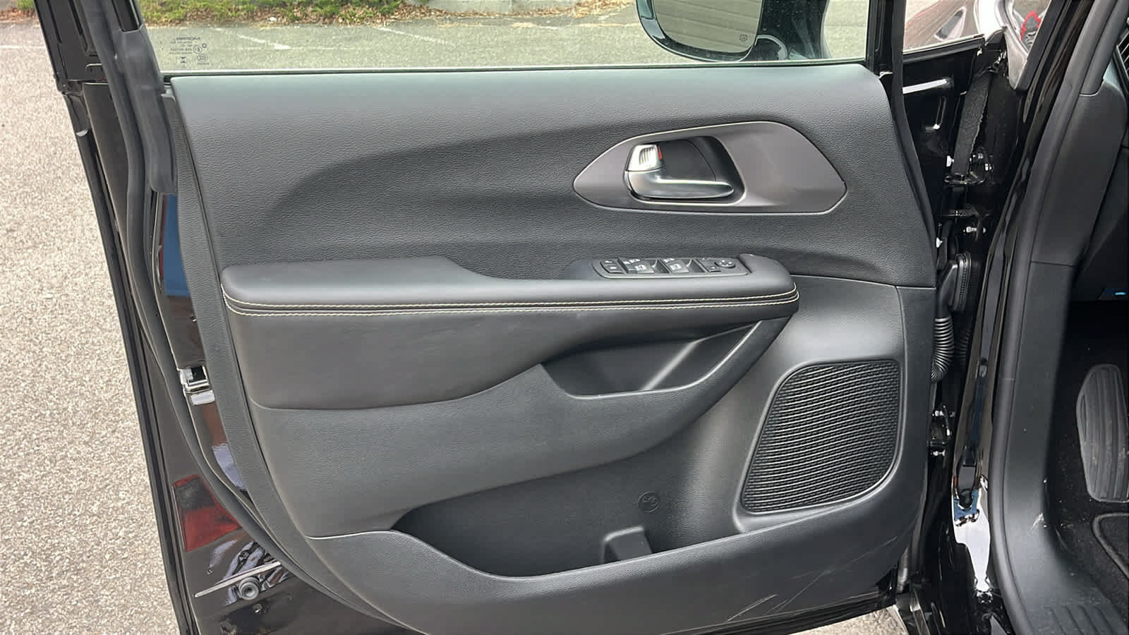 New 2026 Chrysler Voyager LX FWD image 9