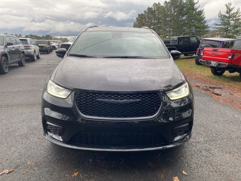 New 2026 Chrysler Pacifica Limited w/ S Appearance Package image 2
