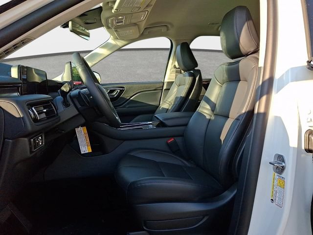 New 2026 Lincoln Aviator AWD image 11