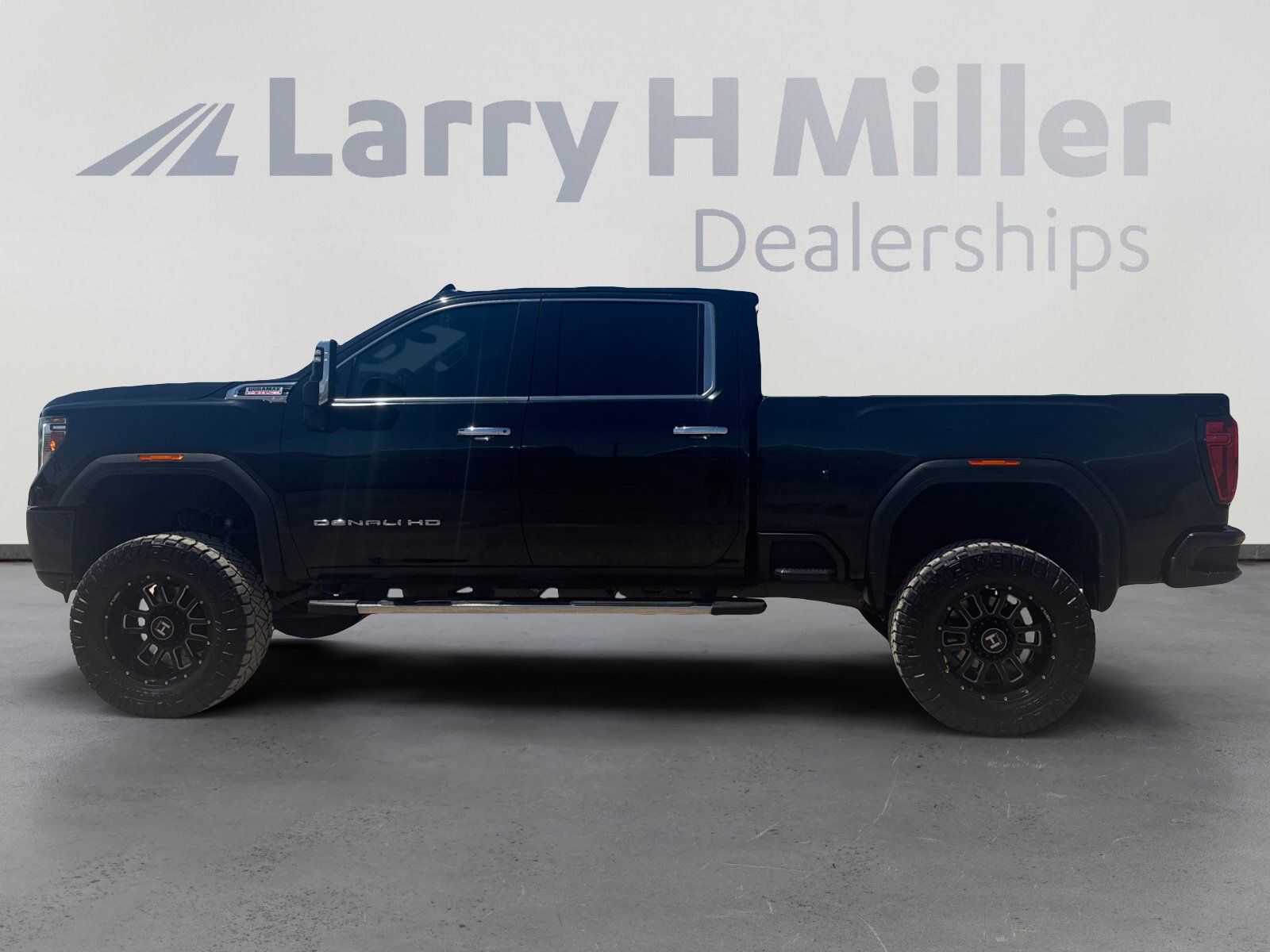 Used 2021 GMC Sierra 2500 Denali AWD/4WD image 2