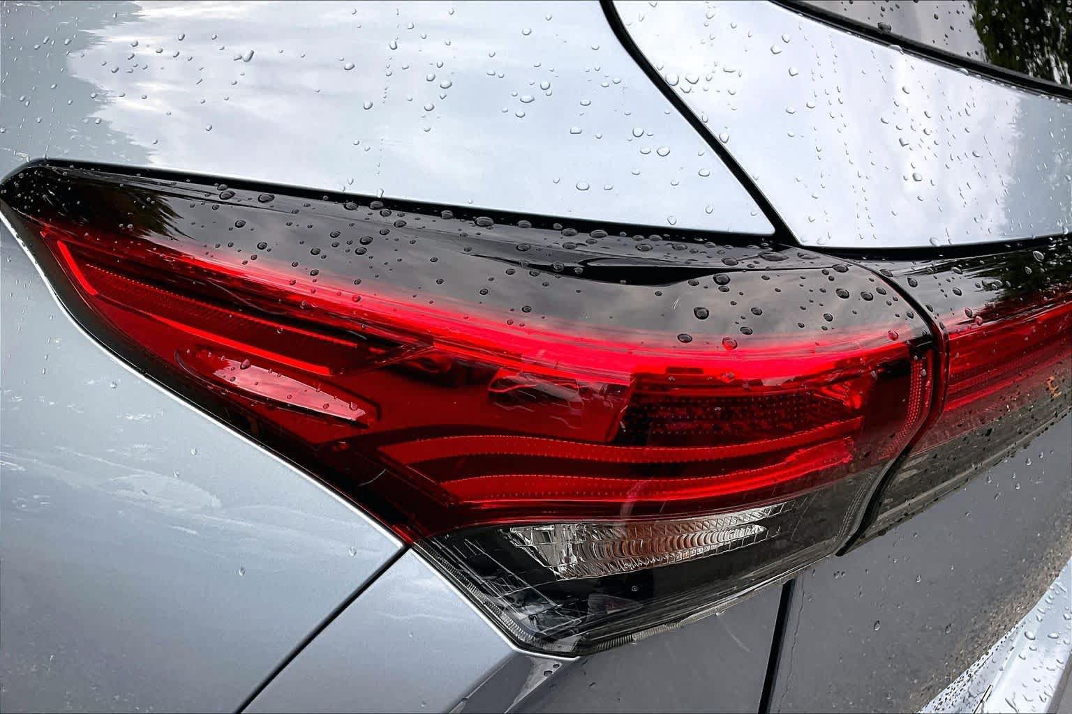 Used 2021 Toyota Highlander LE AWD/4WD image 26