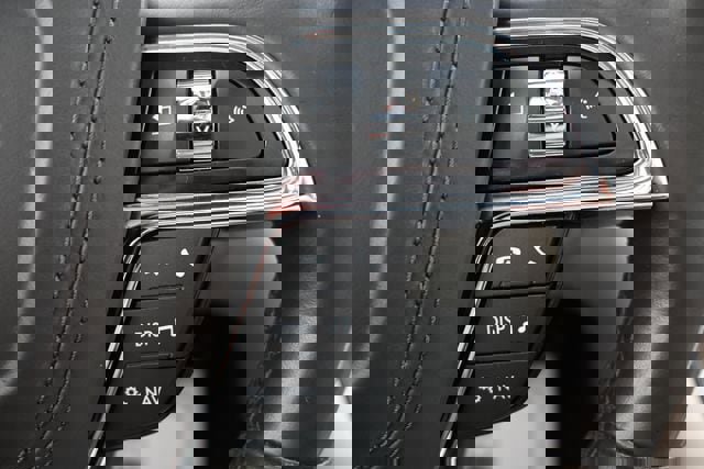 Used 2017 Lincoln Continental Reserve w/ Technology Package image 37