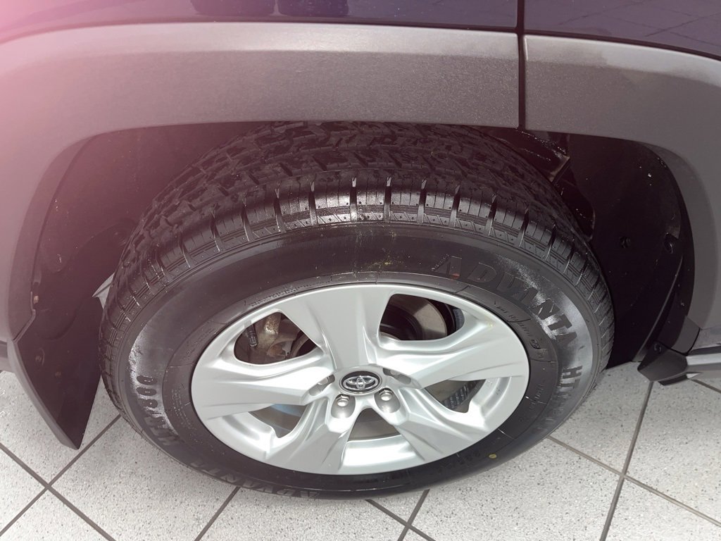 Used 2020 Toyota RAV4 XLE image 16