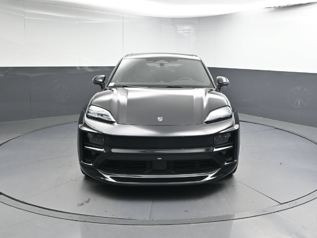 Certified 2025 Porsche Macan Turbo Electric AWD/4WD image 29