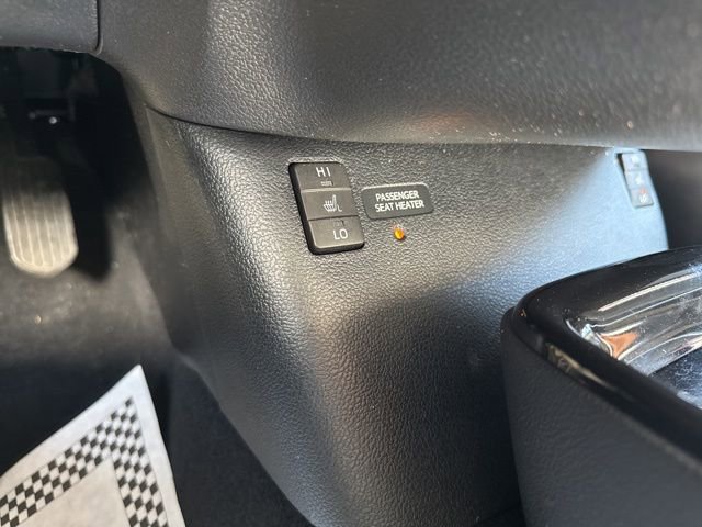 Used 2018 Toyota Prius Prime Premium image 18