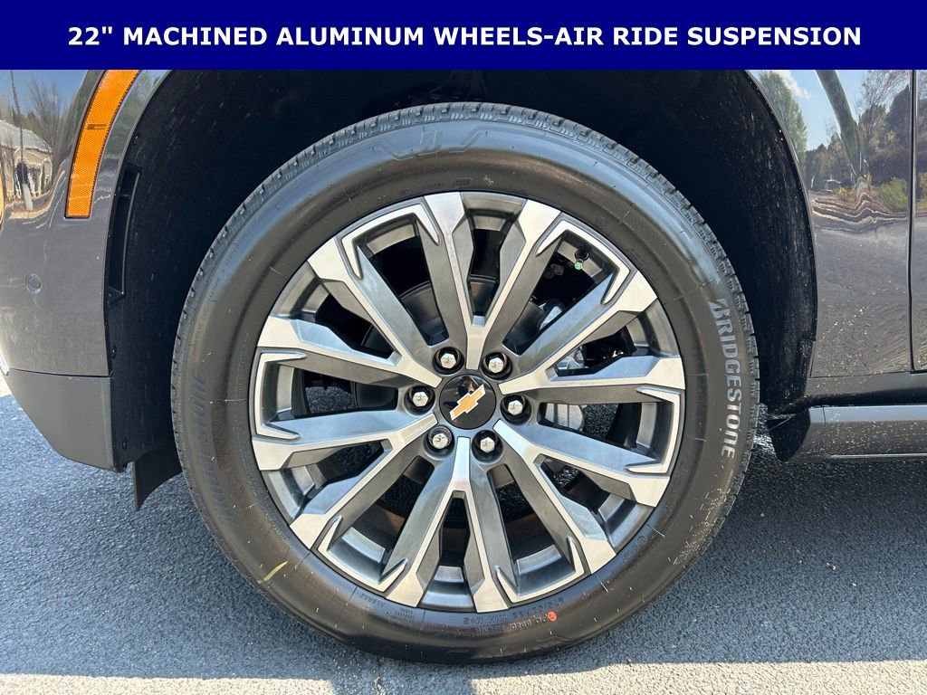 New 2026 Chevrolet Suburban High Country image 8