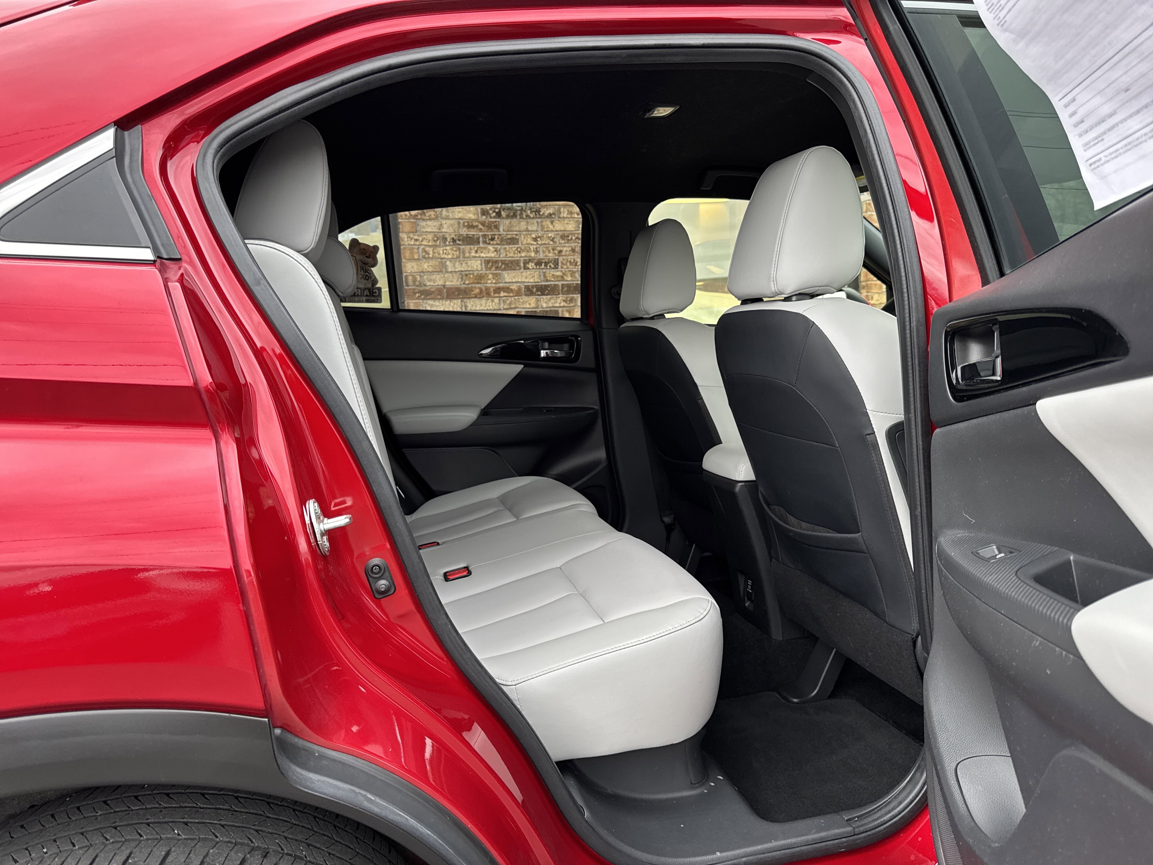 Used 2023 Mitsubishi Eclipse Cross SEL image 13