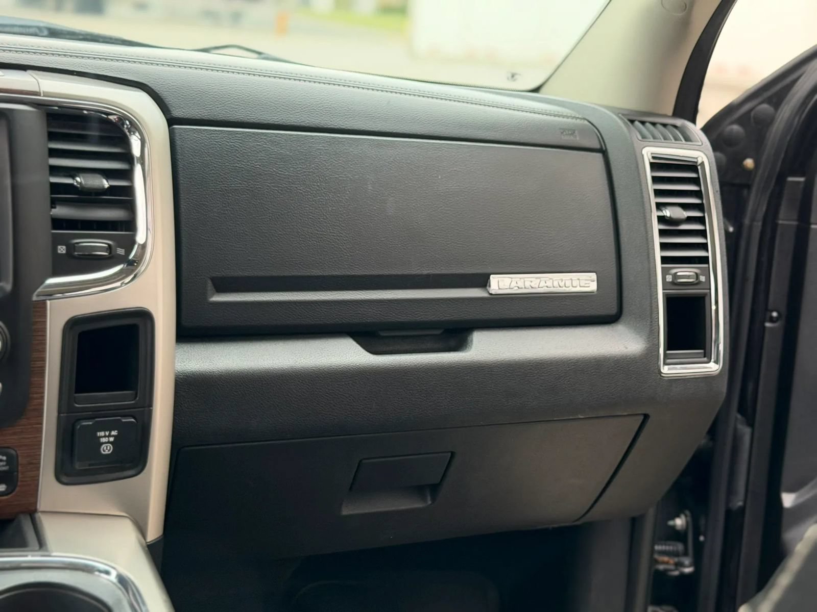 Used 2016 RAM 2500 Laramie AWD/4WD image 29