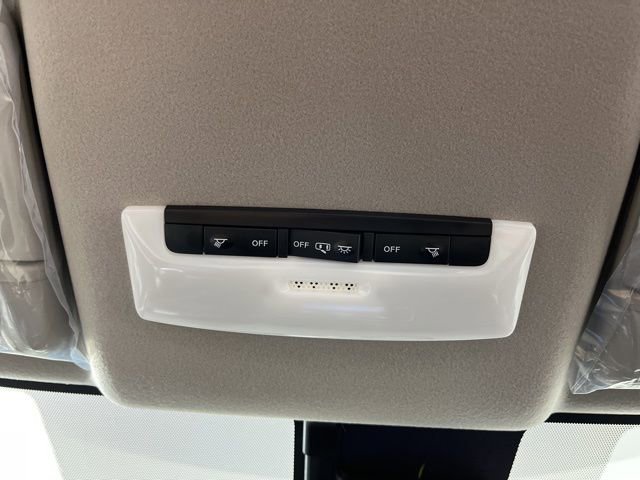 New 2025 Nissan Versa SV w/ Trunk Package image 31