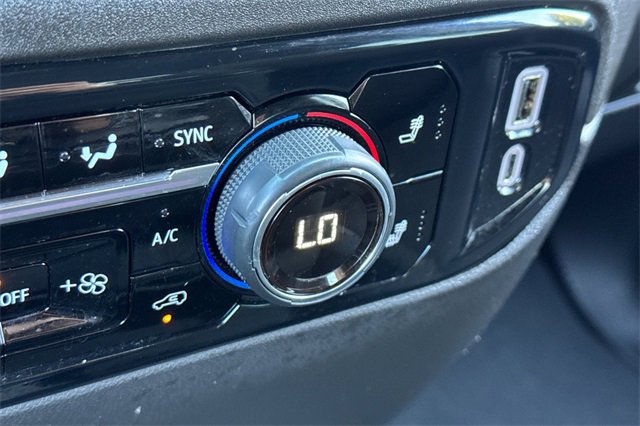 Used 2025 Chevrolet Silverado 1500 LT image 30