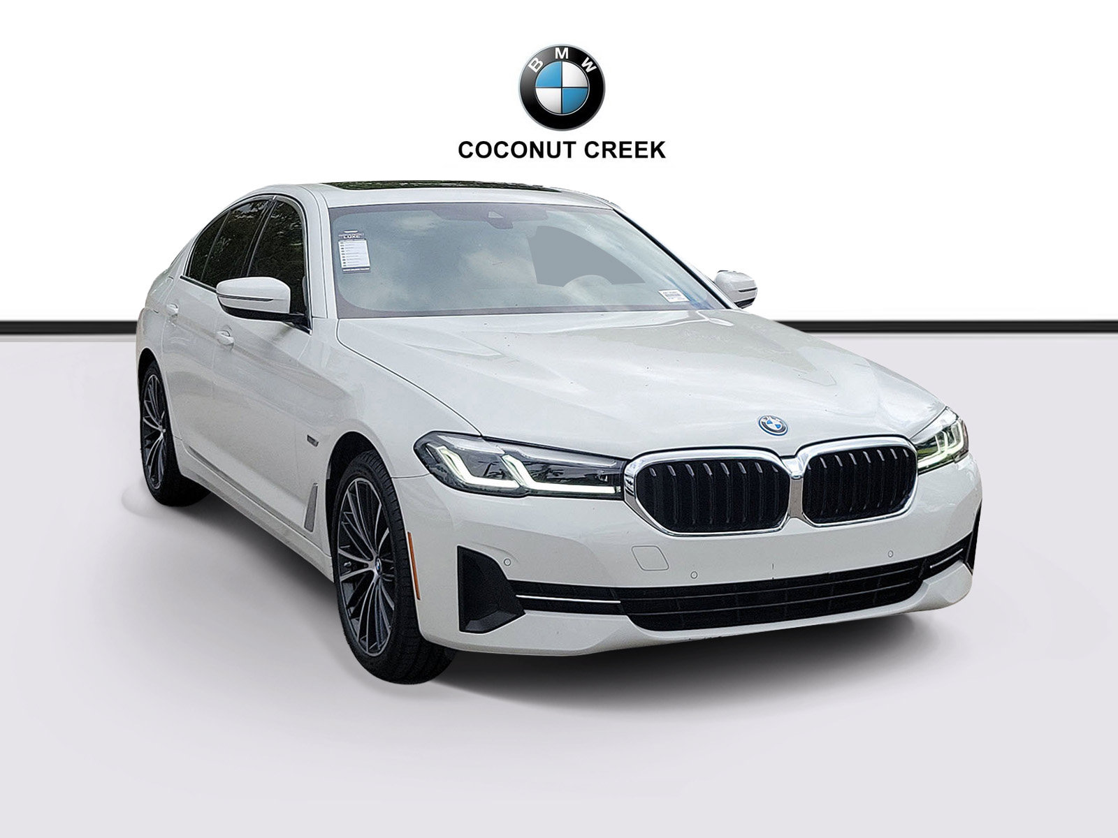Certified 2023 BMW 530e xDrive w/ Premium Package AWD/4WD image 1