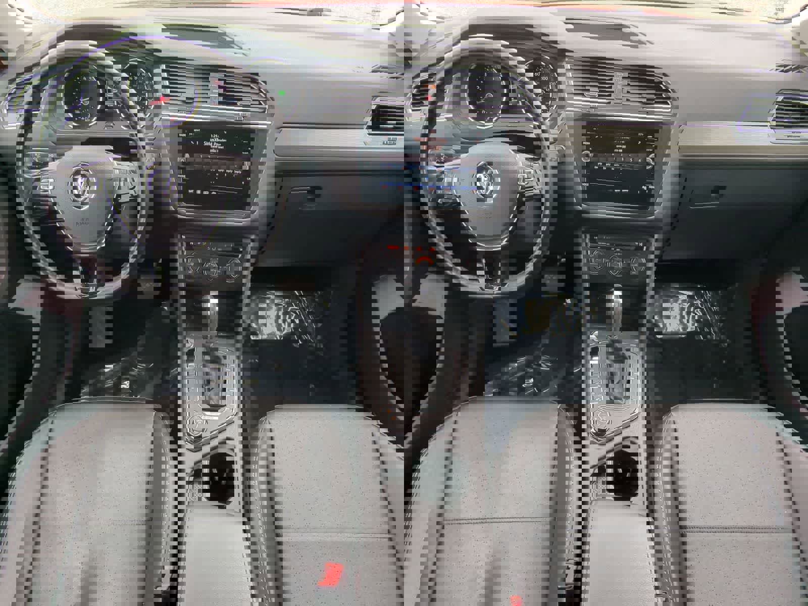 Used 2018 Volkswagen Tiguan SE image 15