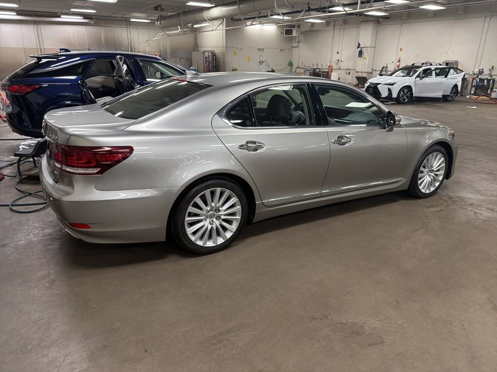Used 2017 Lexus LS 460 AWD w/ Comfort Package image 11