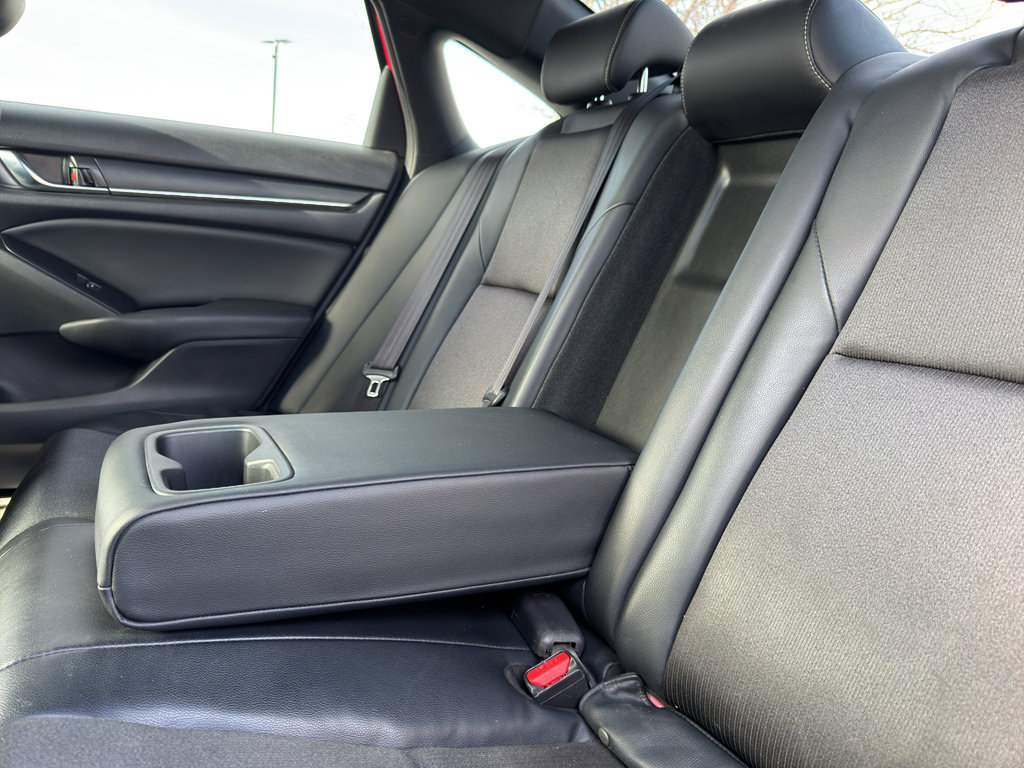 Used 2018 Honda Accord Sport image 7