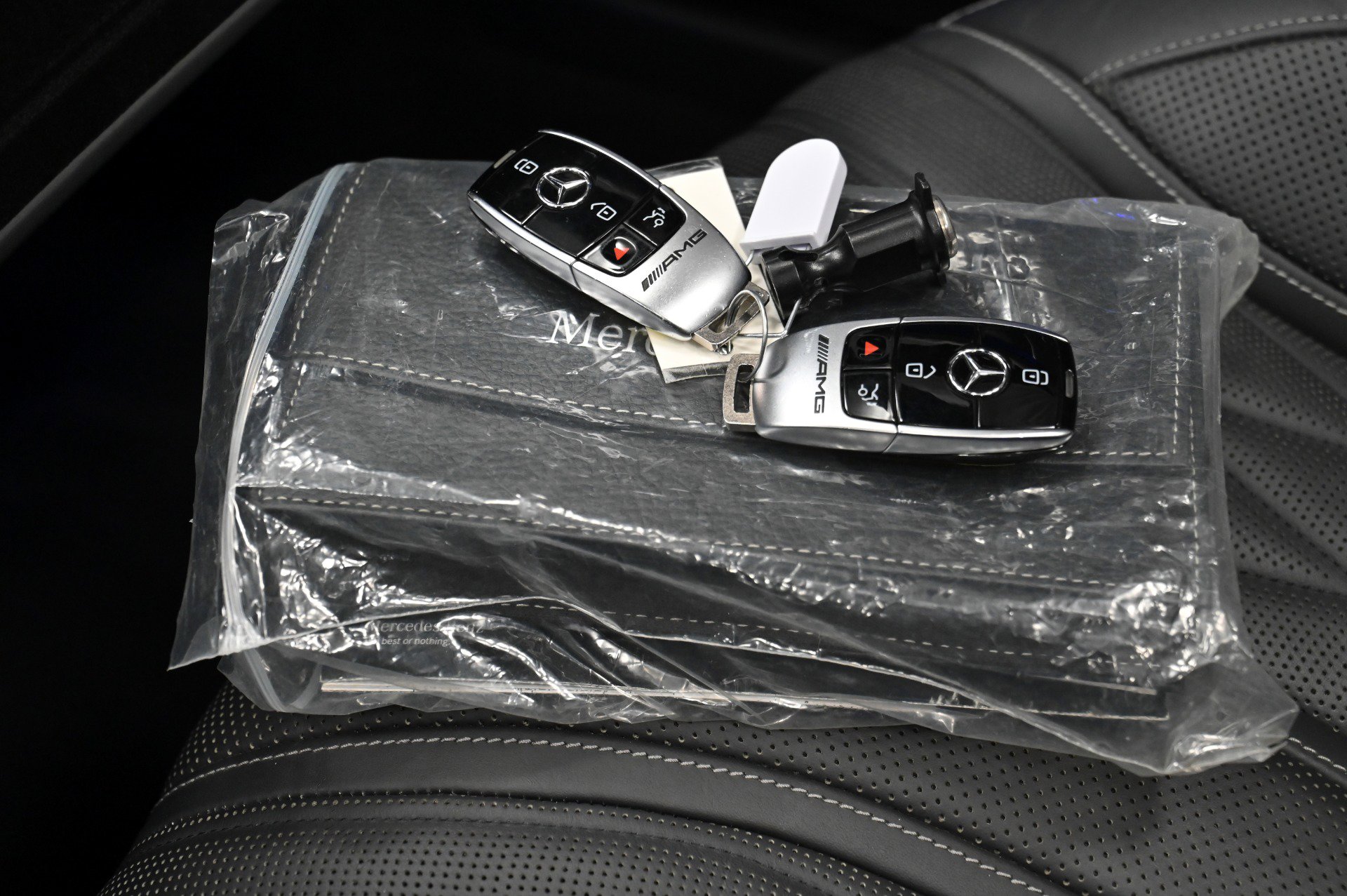 Used 2019 Mercedes-Benz S 63 AMG 4MATIC Cabriolet w/ Driver Assistance Package image 59