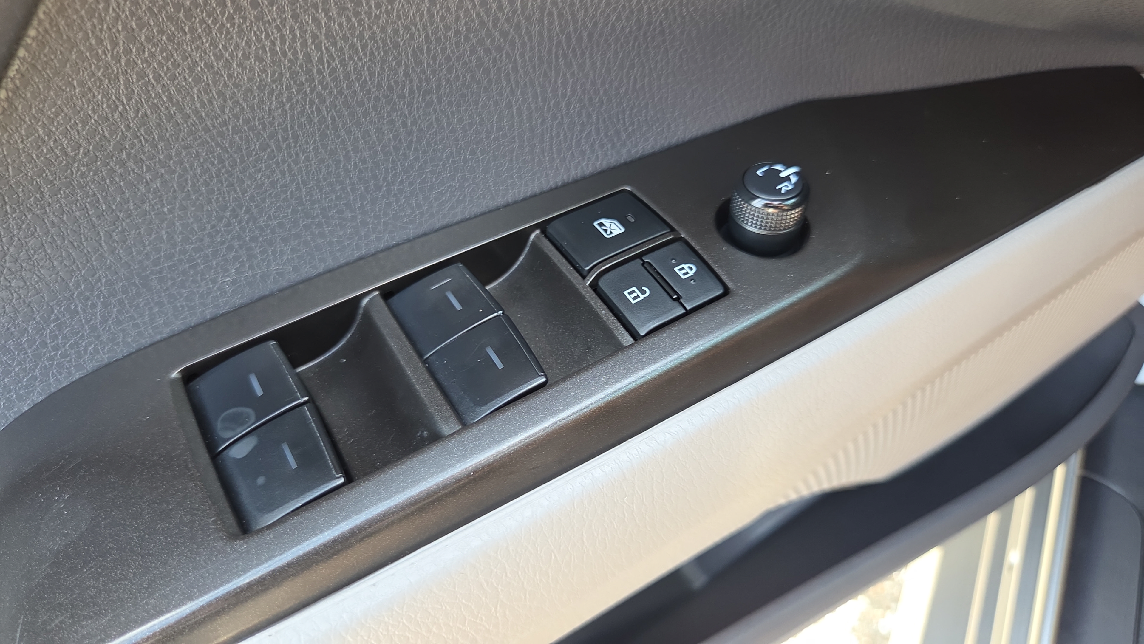 Used 2024 Toyota Camry LE FWD image 27
