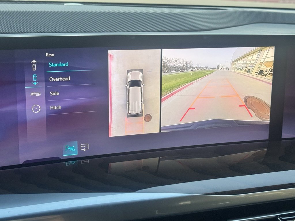 Used 2025 Cadillac Escalade Sport Platinum w/ LPO, ONYX Package image 26