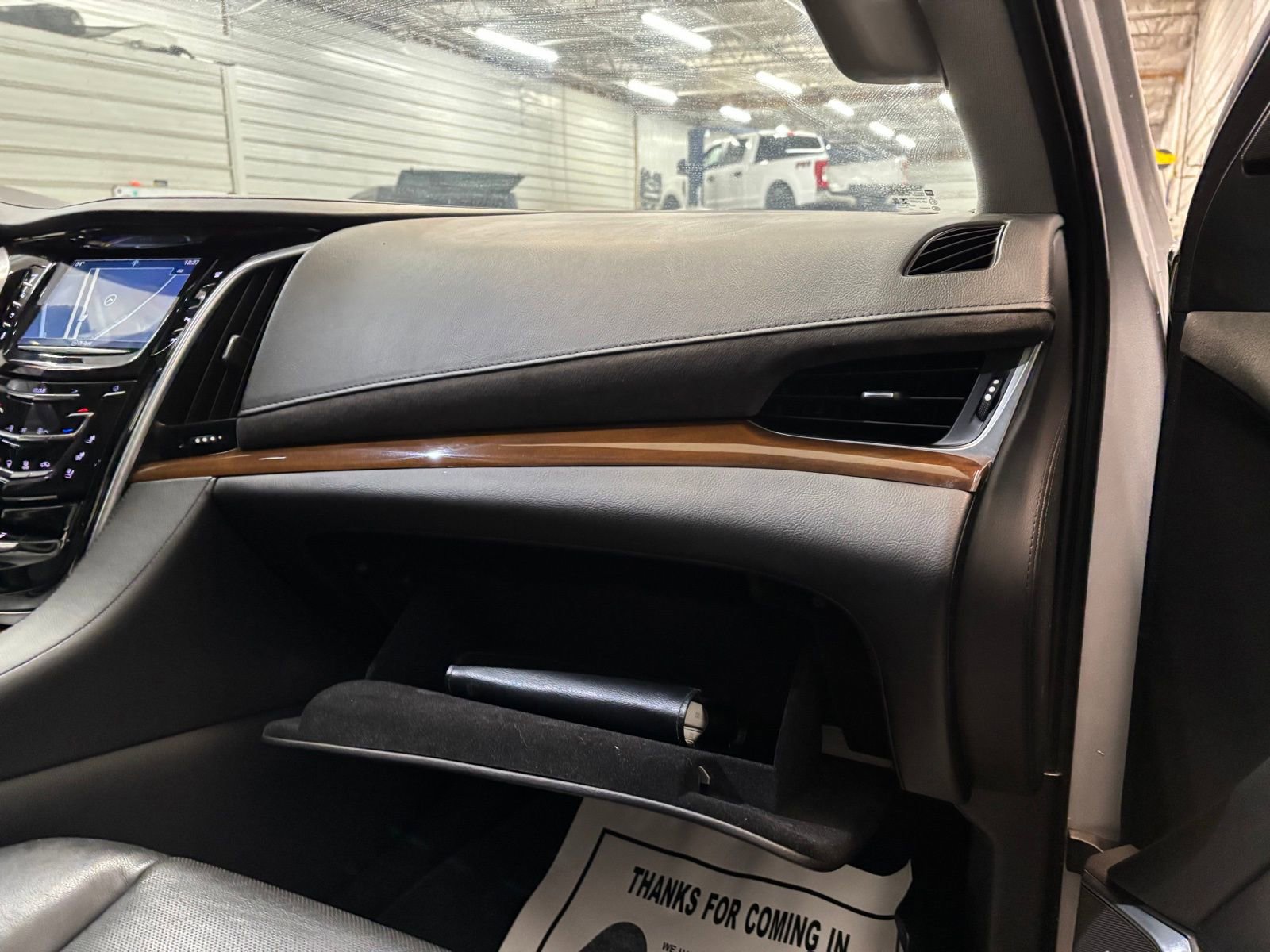 Used 2020 Cadillac Escalade ESV Luxury image 33