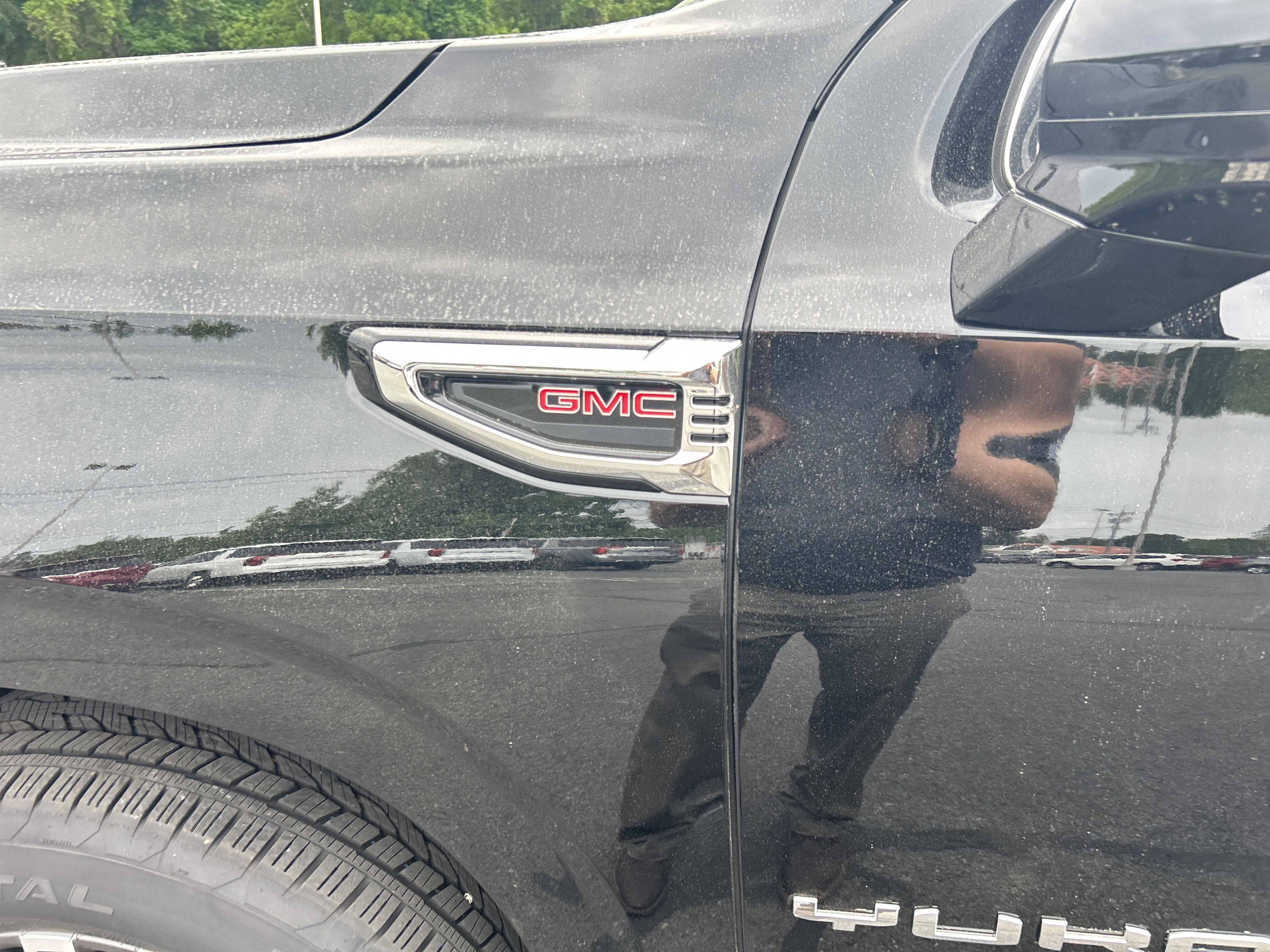New 2026 GMC Yukon Elevation AWD/4WD image 3