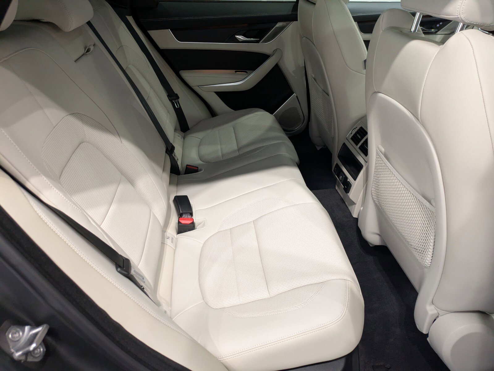 New 2026 Jaguar F-PACE R-Dynamic S image 20