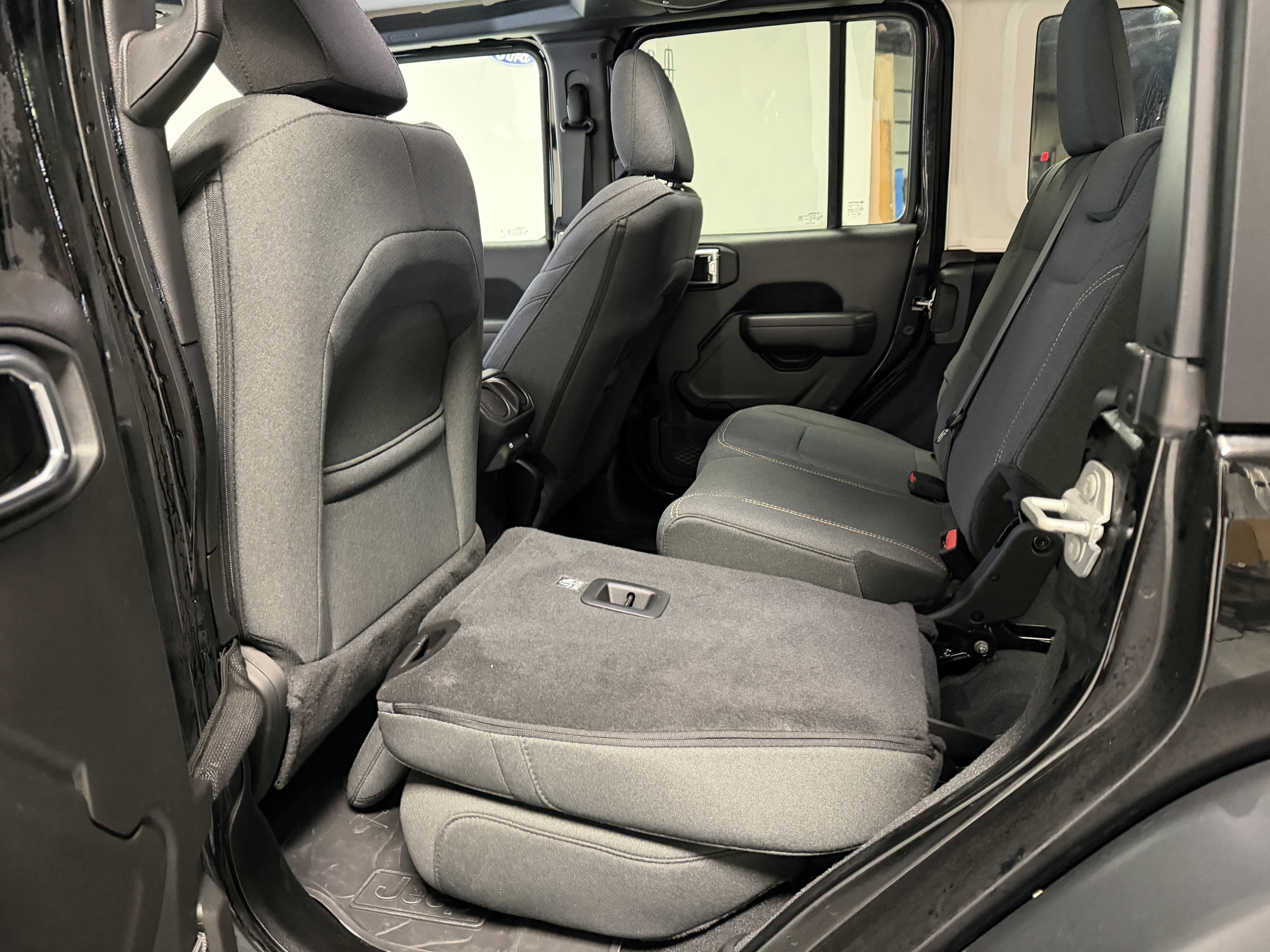 Used 2024 Jeep Wrangler Willys image 26