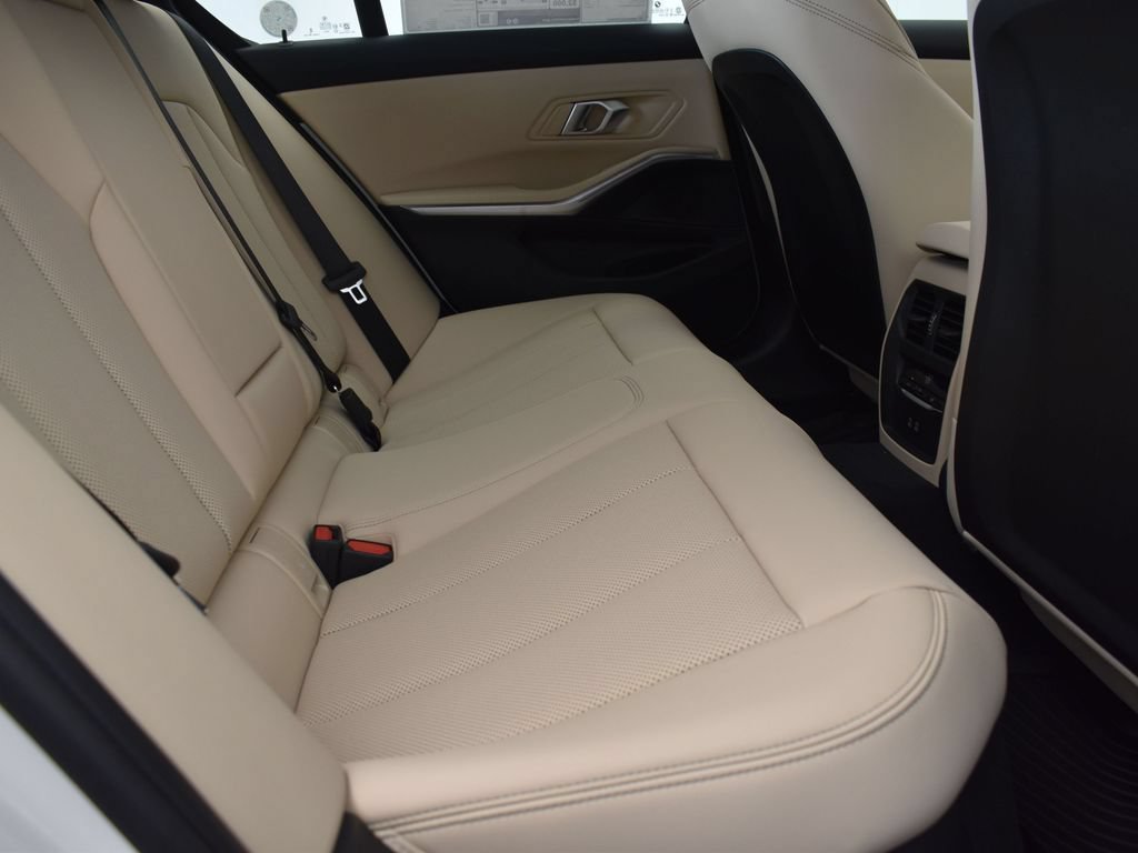 Used 2026 BMW 330i Sedan w/ Convenience Package RWD image 22