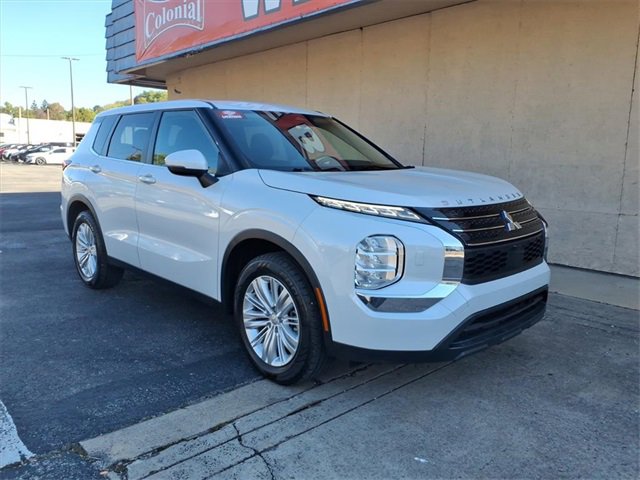 Used 2023 Mitsubishi Outlander ES