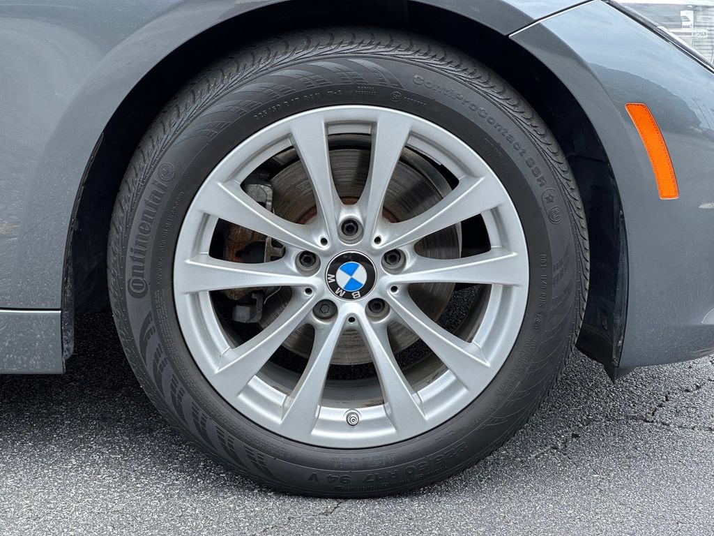 Used 2018 BMW 320i Sedan RWD image 13