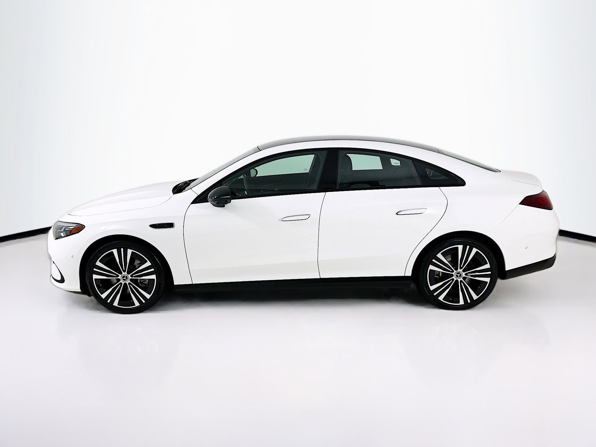 New 2026 Mercedes-Benz CLA 250+ image 5