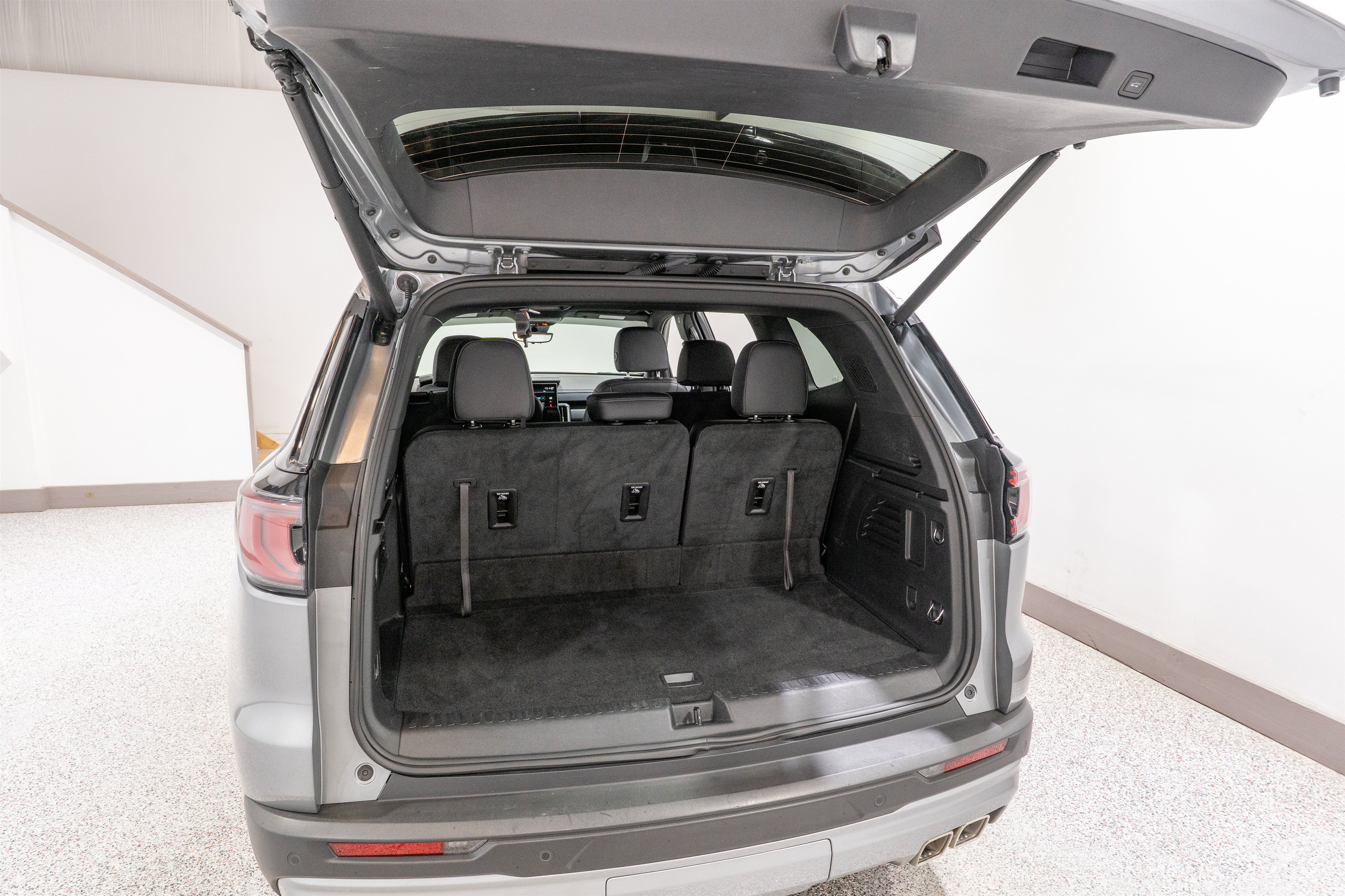 Used 2026 GMC Acadia Elevation w/ Elevation Premium Package FWD image 34