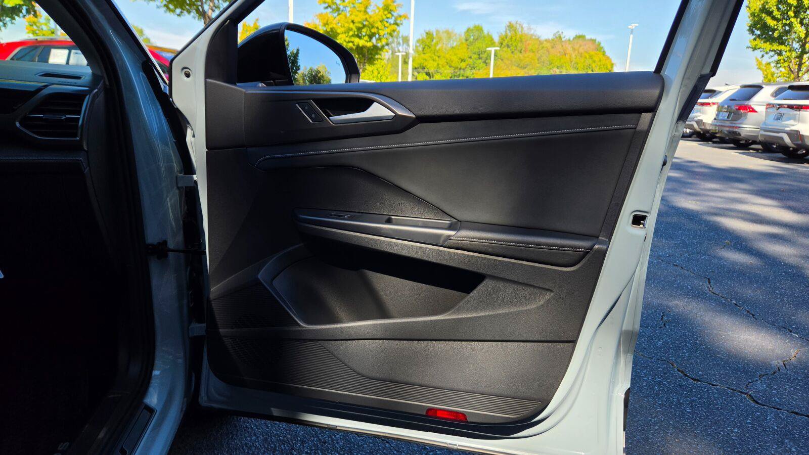 New 2027 Volkswagen Taos SE FWD image 49