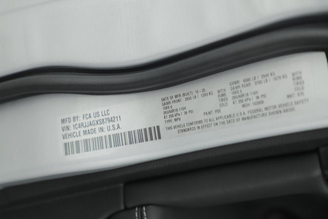 New 2025 Jeep Grand Cherokee L Laredo w/ Luxury Tech Group I image 14