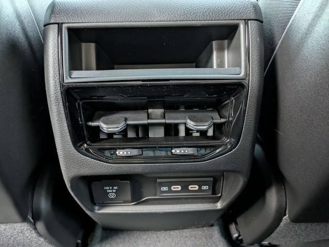 New 2026 Jeep Grand Cherokee Altitude AWD/4WD image 29