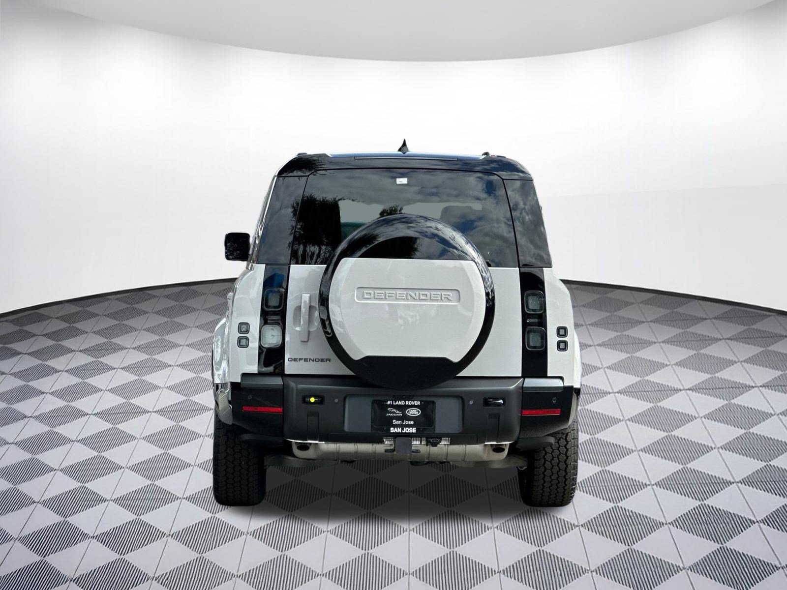 New 2026 Land Rover Defender 130 X-Dynamic SE AWD/4WD image 10