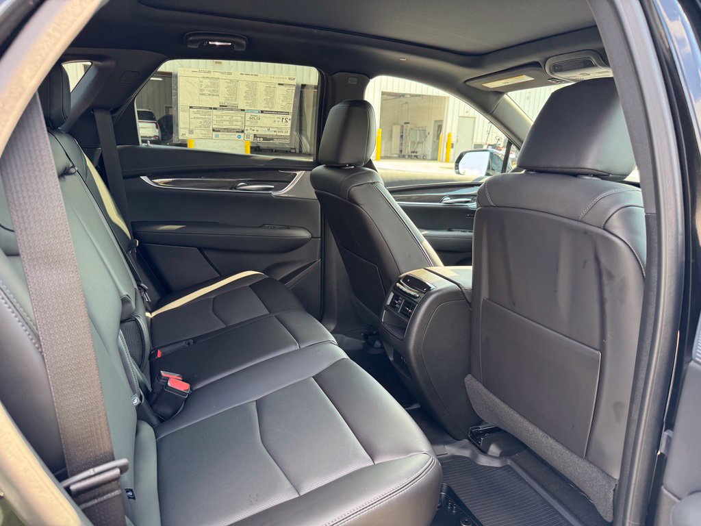 New 2026 Cadillac XT5 Sportv w/ LPO, Floor Liner Package AWD/4WD image 34