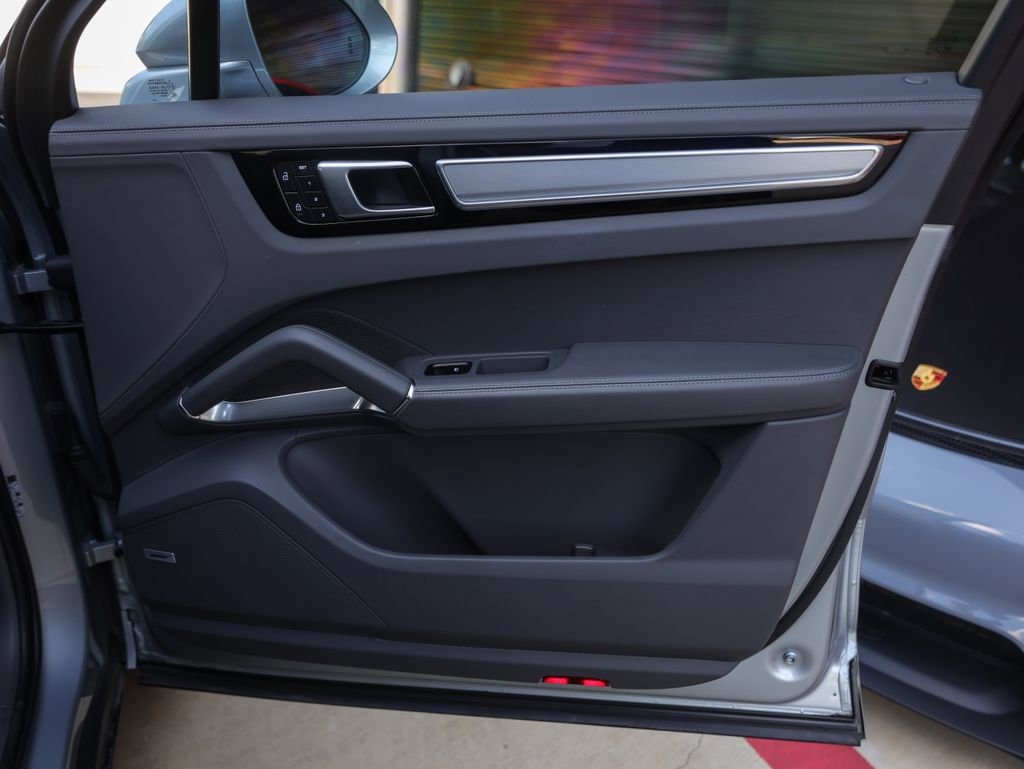 Certified 2022 Porsche Cayenne Turbo image 34