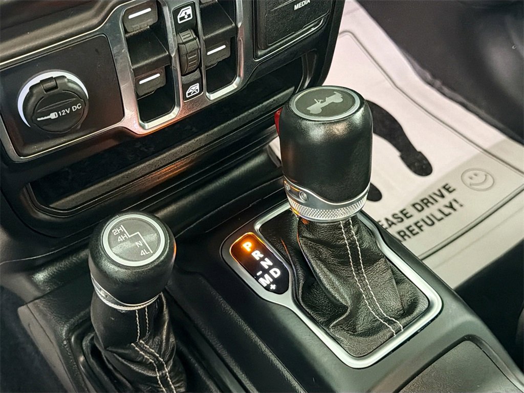 Used 2021 Jeep Wrangler Unlimited Sahara w/ Uconnect 4C Nav & Sound Group image 17